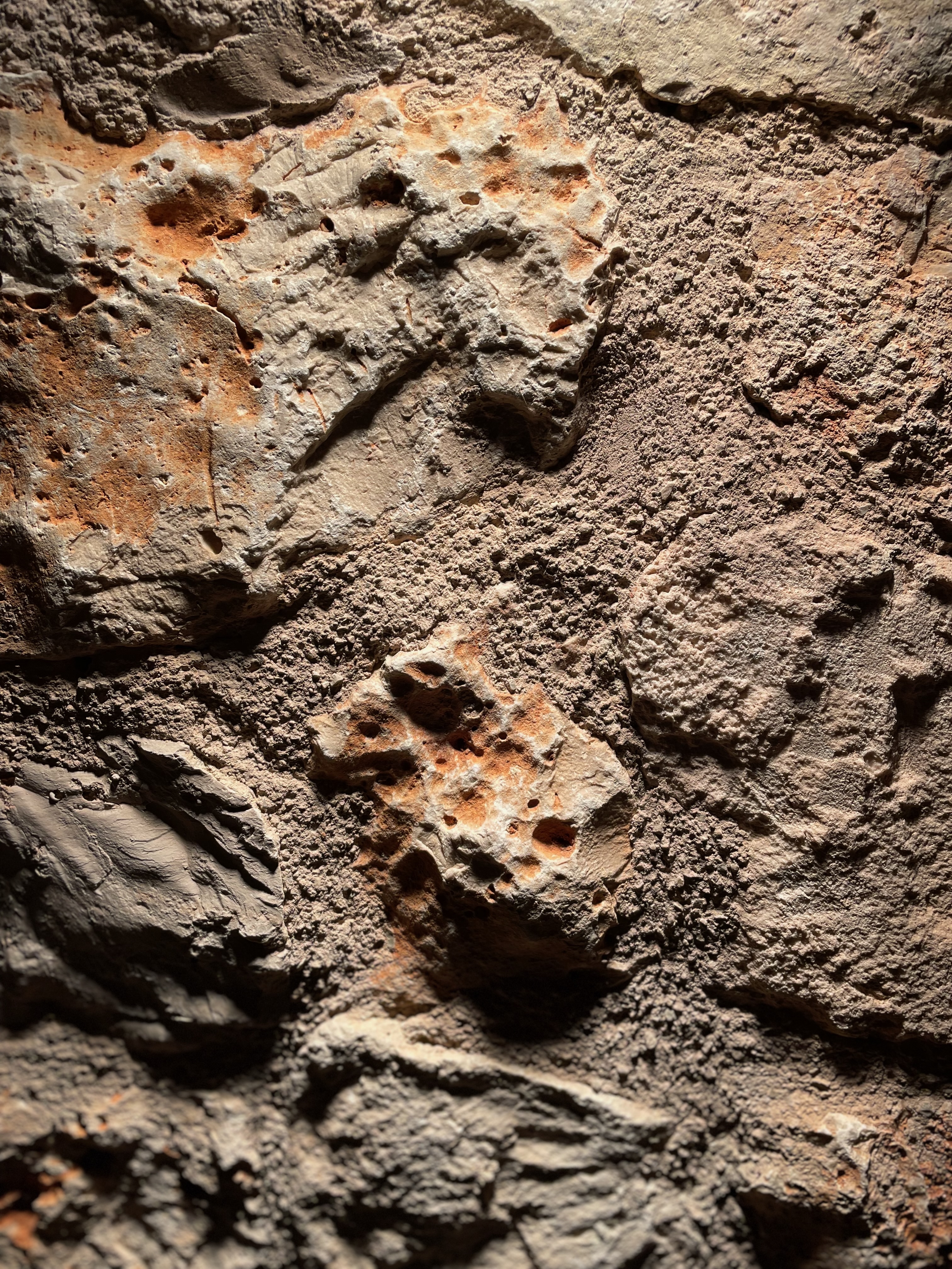 Formazione rocciosa drago con pecore